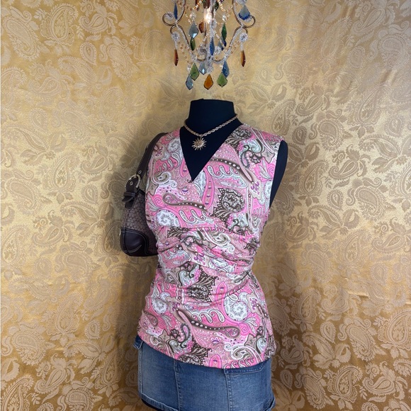 Amy Byer Tops - ✨Vintage Y2K Boho Pink, White & Brown Paisley Tank Top✨